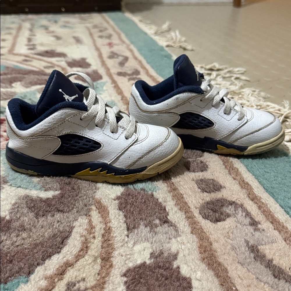 Retro Air Jordan 5 Low Dunk From Above Lace Up White Sneakers Size 9 toddler